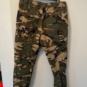 Men’s cameo jogger pants